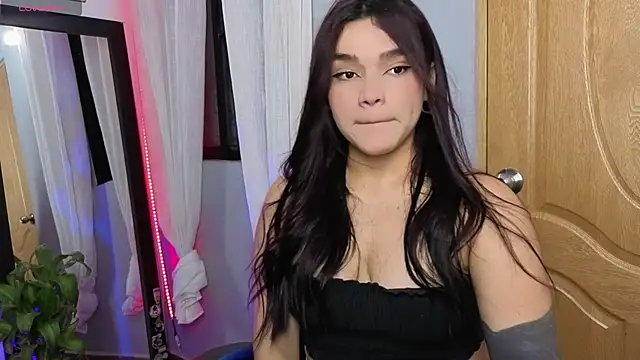 Snapshot of Veronica_111 chatting on May 5, 2026, 1:08 am Veronica 111 online show from May 5, 2026, 1:08 am