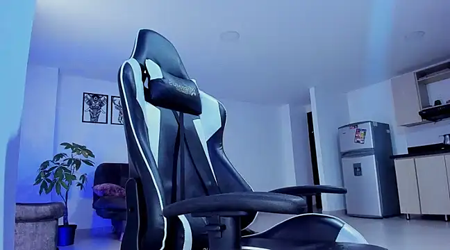 alexander collin02 online show from December 20, 2024, 2:16 pm