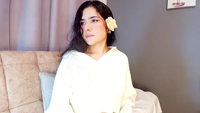 adara johnson   online show from September 18, 2025, 11:46 am