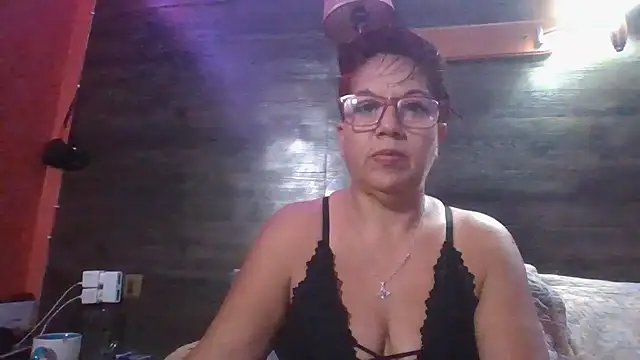 Snapshot of TRISH_MILF chatting on February 18, 2025, 9:43 am TRISH MILF online show from February 18, 2025, 9:43 am