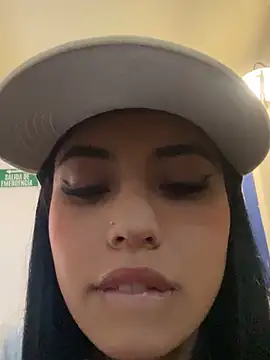 Snapshot of sophie_conor chatting on January 29, 2025, 7:22 pm sophie conor online show from January 29, 2025, 7:22 pm