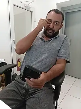 Snapshot of friendsloversex chatting on November 20, 2025, 5:13 pm friendsloversex online show from November 20, 2025, 5:13 pm