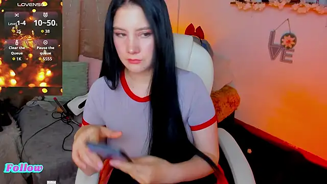 Snapshot of allison-sweet1 chatting on February 4, 2026, 5:46 am allison-sweet1 online show from February 4, 2026, 5:46 am