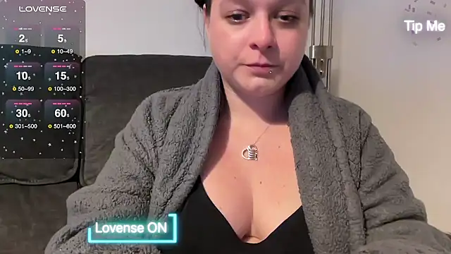 Snapshot of NaughtyWifeUK chatting on February 16, 2025, 11:17 pm NaughtyWifeUK online show from February 16, 2025, 11:17 pm