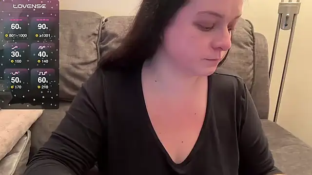 Snapshot of NaughtyWifeUK chatting on April 16, 2026, 6:14 am NaughtyWifeUK online show from April 16, 2026, 6:14 am