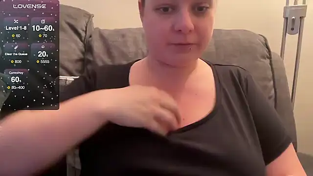 Snapshot of NaughtyWifeUK chatting on April 5, 2026, 6:47 pm NaughtyWifeUK online show from April 5, 2026, 6:47 pm