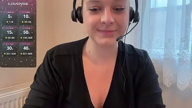 Snapshot of NaughtyWifeUK chatting on January 8, 2026, 10:10 am NaughtyWifeUK online show from January 8, 2026, 10:10 am