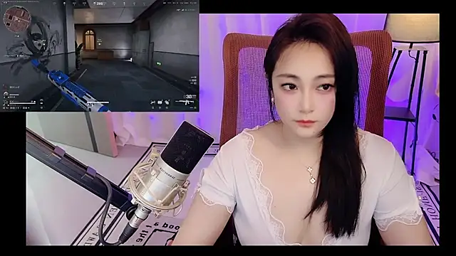 Snapshot of Daisy-77 chatting on July 13, 2026, 1:32 pm Daisy-77 online show from July 13, 2026, 1:32 pm