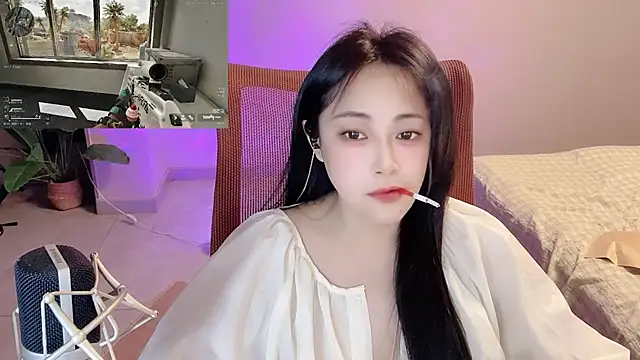 Snapshot of Daisy-77 chatting on April 22, 2026, 12:01 pm Daisy-77 online show from April 22, 2026, 12:01 pm