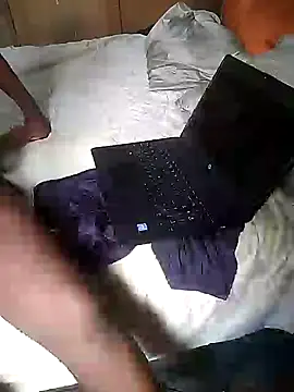 Snapshot of African_Masked_Couple chatting on February 12, 2025, 6:19 am African Masked Couple online show from February 12, 2025, 6:19 am