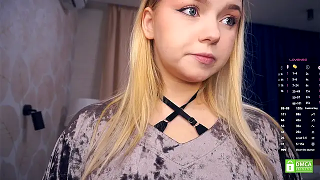 ZaraCreedon online show from November 17, 2025, 5:11 am