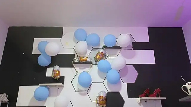 alondrabigtits online show from October 6, 2025, 11:00 am