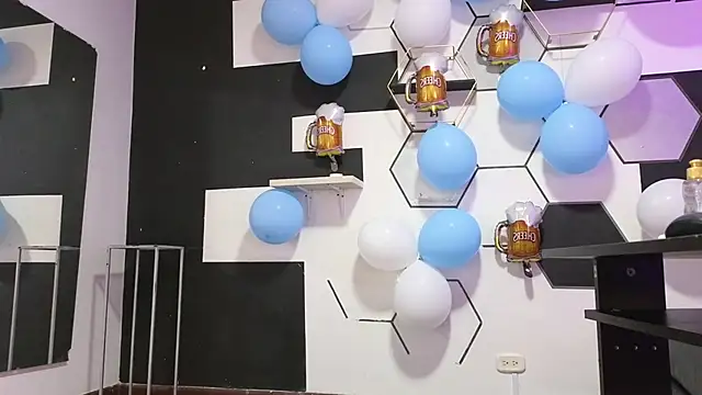 alondrabigtits online show from September 26, 2025, 11:28 am