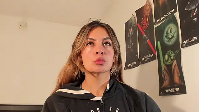 AZULAEVANSS online show from September 17, 2025, 11:18 pm