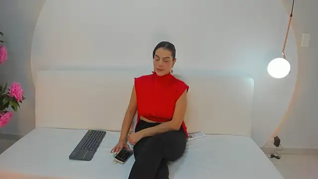 Ada Monroe10 online show from January 14, 2026, 1:48 pm