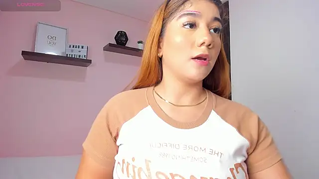 tifanyhills  online show from October 27, 2025, 8:21 pm