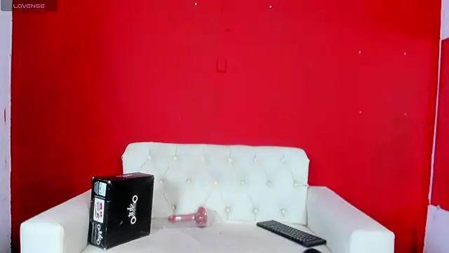 Snapshot of MIA_SOPHIA1 chatting on March 11, 2025, 5:02 am MIA SOPHIA1 online show from March 11, 2025, 5:02 am