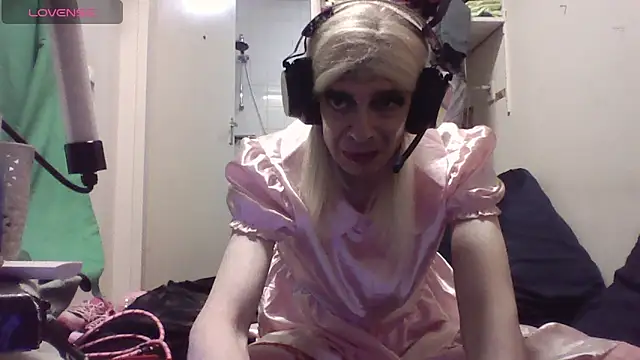 Snapshot of Doggyray44 chatting on February 1, 2026, 8:29 pm Doggyray44 online show from February 1, 2026, 8:29 pm