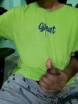 Snapshot of Smartboi007 chatting on December 25, 2024, 7:24 am Smartboi007 online show from December 25, 2024, 7:24 am