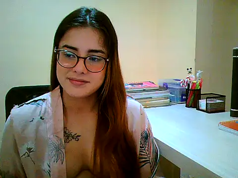 Snapshot of maliamiller chatting on September 29, 2025, 4:30 am maliamiller online show from September 29, 2025, 4:30 am