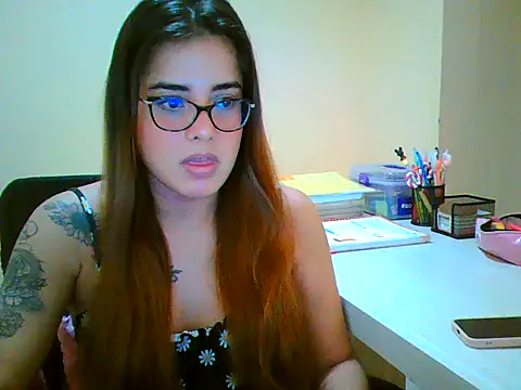 Snapshot of maliamiller chatting on February 4, 2026, 12:33 pm maliamiller online show from February 4, 2026, 12:33 pm