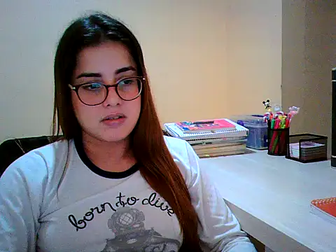 Snapshot of maliamiller chatting on October 2, 2025, 4:27 am maliamiller online show from October 2, 2025, 4:27 am