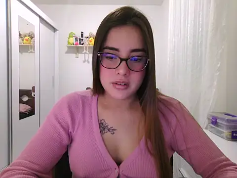 Snapshot of maliamiller chatting on July 14, 2026, 2:05 am maliamiller online show from July 14, 2026, 2:05 am