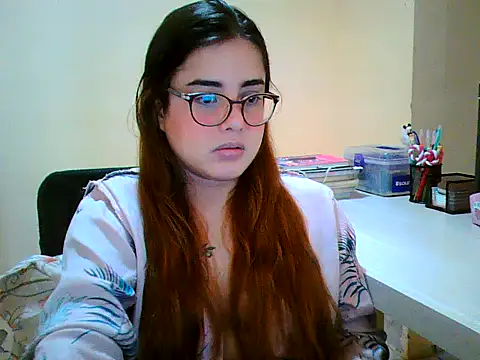 Snapshot of maliamiller chatting on October 31, 2025, 11:44 pm maliamiller online show from October 31, 2025, 11:44 pm