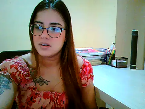 Snapshot of maliamiller chatting on September 23, 2025, 12:12 pm maliamiller online show from September 23, 2025, 12:12 pm