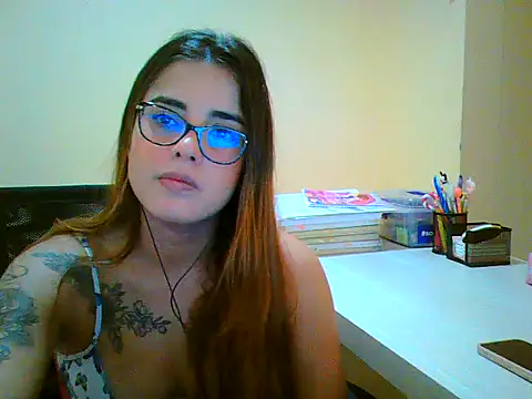 Snapshot of maliamiller chatting on February 7, 2026, 2:25 pm maliamiller online show from February 7, 2026, 2:25 pm