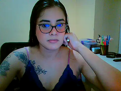 Snapshot of maliamiller chatting on March 21, 2026, 8:52 am maliamiller online show from March 21, 2026, 8:52 am