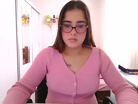 Snapshot of maliamiller chatting on May 23, 2026, 2:49 pm maliamiller online show from May 23, 2026, 2:49 pm