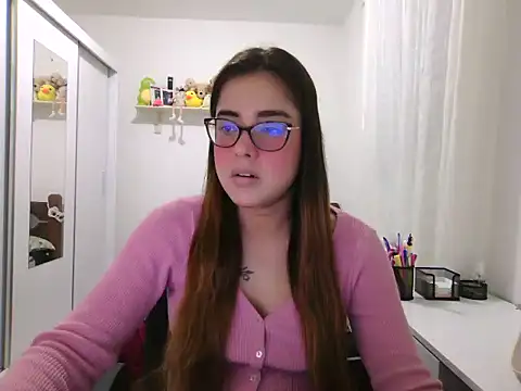 Snapshot of maliamiller chatting on July 1, 2026, 9:31 am maliamiller online show from July 1, 2026, 9:31 am