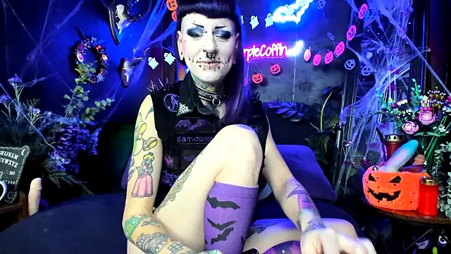 Purple Coffin666 online show from November 5, 2025, 10:51 am