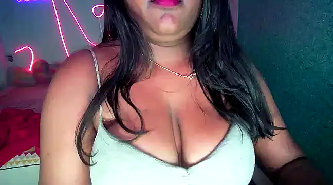 Snapshot of expression_queen chatting on February 25, 2025, 9:15 pm expression queen online show from February 25, 2025, 9:15 pm