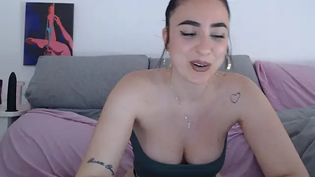 Snapshot of leilacam25 chatting on July 7, 2026, 3:15 pm leilacam25 online show from July 7, 2026, 3:15 pm