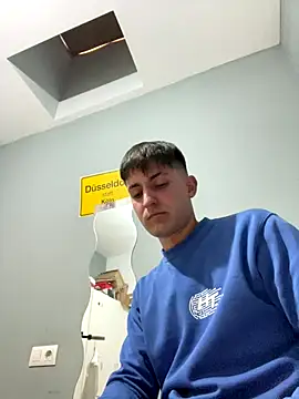 Snapshot of Imperial_10 chatting on December 19, 2025, 12:29 pm Imperial 10 online show from December 19, 2025, 12:29 pm