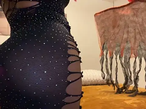 Snapshot of NadiaBanks chatting on November 1, 2025, 3:35 am NadiaBanks online show from November 1, 2025, 3:35 am