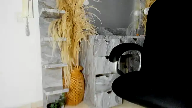 Snapshot of doll_celeste20 chatting on April 6, 2026, 12:39 am doll celeste20 online show from April 6, 2026, 12:39 am
