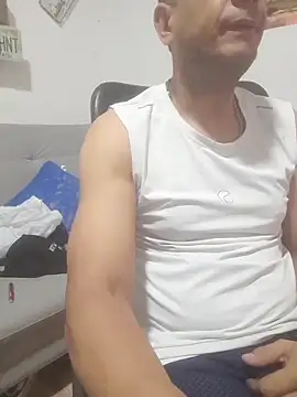 latinmartin73 online show from December 3, 2025, 2:16 pm