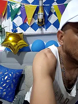 latinmartin73 online show from September 26, 2025, 1:01 am