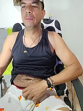 Snapshot of latinmartin73 chatting on July 25, 2026, 1:28 pm latinmartin73 online show from July 25, 2026, 1:28 pm