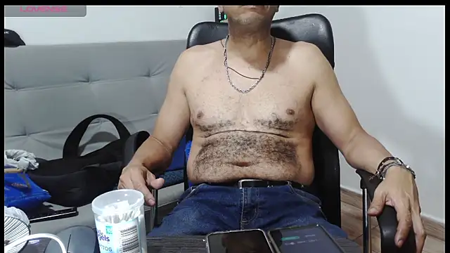 latinmartin73 online show from March 13, 2026, 12:04 am