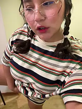 Snapshot of kittyfresita chatting on January 7, 2026, 6:29 am kittyfresita online show from January 7, 2026, 6:29 am