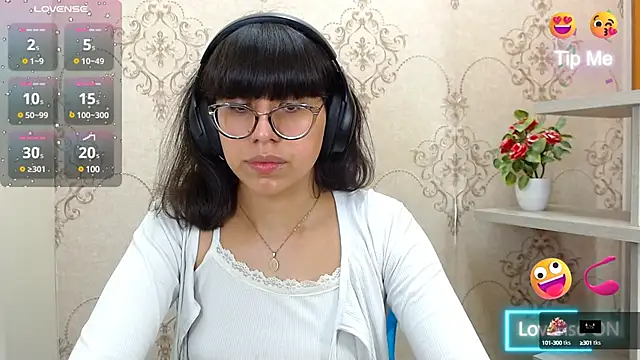 Snapshot of Nataly_Cloud chatting on January 17, 2025, 12:52 pm Nataly Cloud online show from January 17, 2025, 12:52 pm