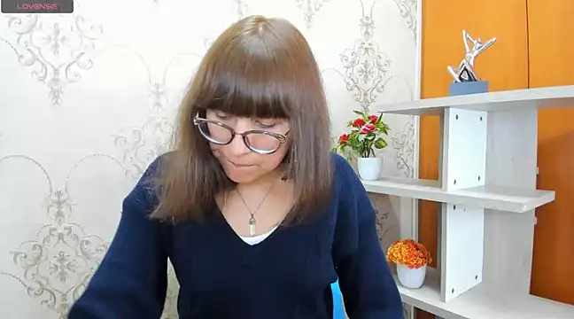 Snapshot of Nataly_Cloud chatting on February 12, 2025, 12:44 pm Nataly Cloud online show from February 12, 2025, 12:44 pm