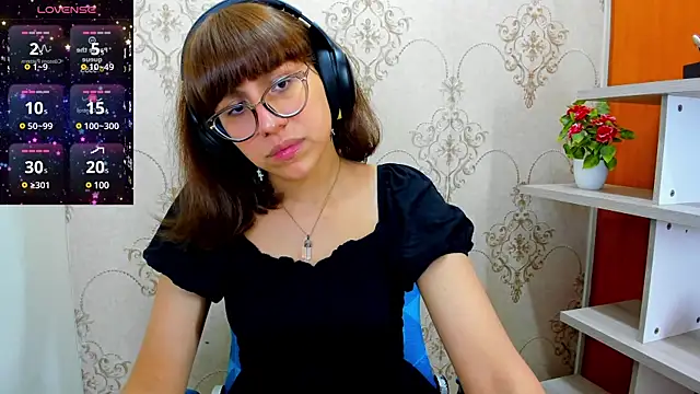 Snapshot of Nataly_Cloud chatting on February 25, 2025, 12:49 pm Nataly Cloud online show from February 25, 2025, 12:49 pm