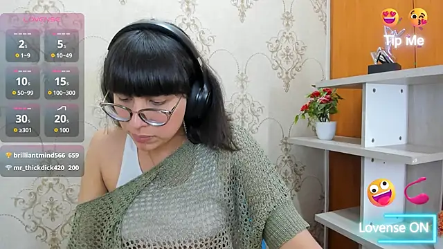 Snapshot of Nataly_Cloud chatting on February 1, 2025, 4:32 pm Nataly Cloud online show from February 1, 2025, 4:32 pm