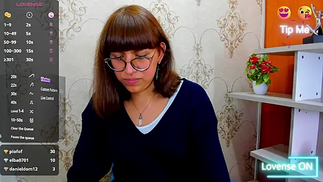 Snapshot of Nataly_Cloud chatting on February 21, 2025, 4:05 pm Nataly Cloud online show from February 21, 2025, 4:05 pm