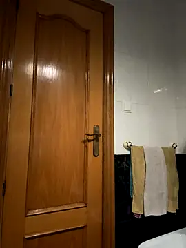 Snapshot of jovenestraviesos chatting on October 24, 2025, 5:34 pm jovenestraviesos online show from October 24, 2025, 5:34 pm